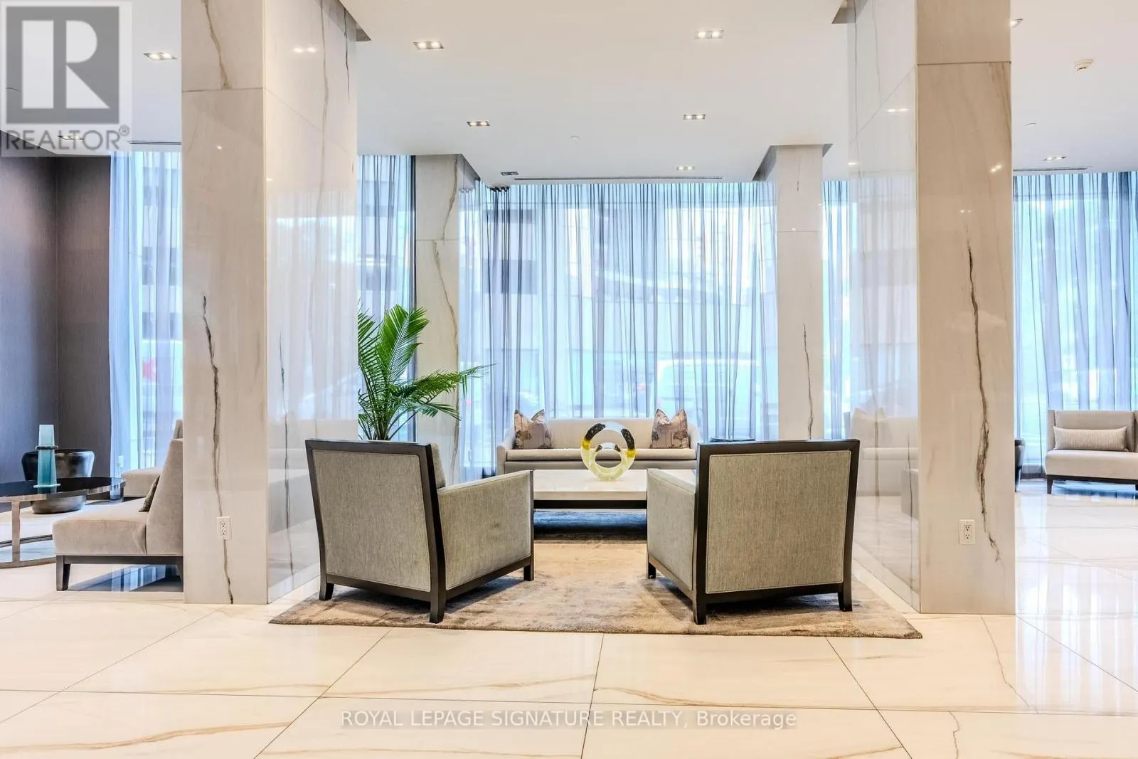 305 - 88 DAVENPORT ROAD