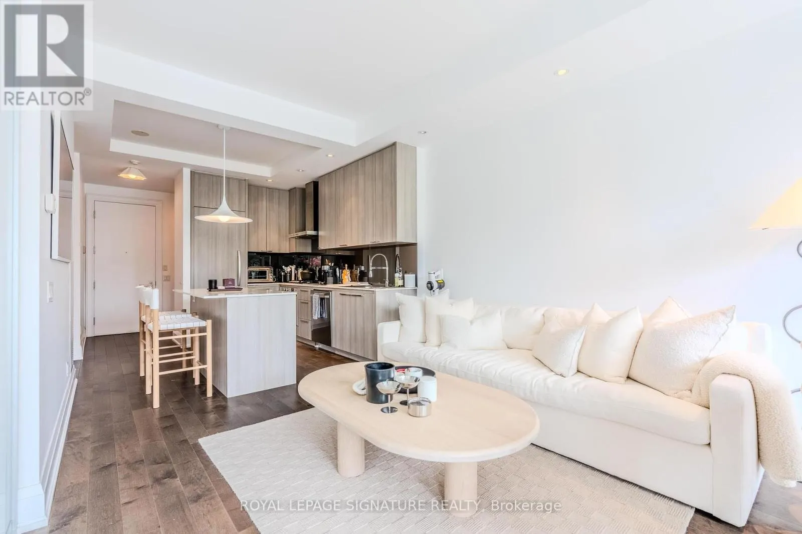 305 - 88 DAVENPORT ROAD