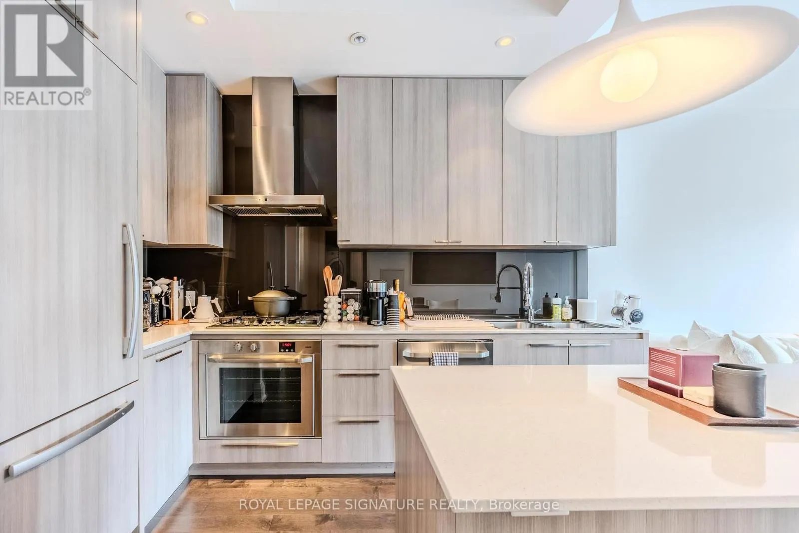 305 - 88 DAVENPORT ROAD