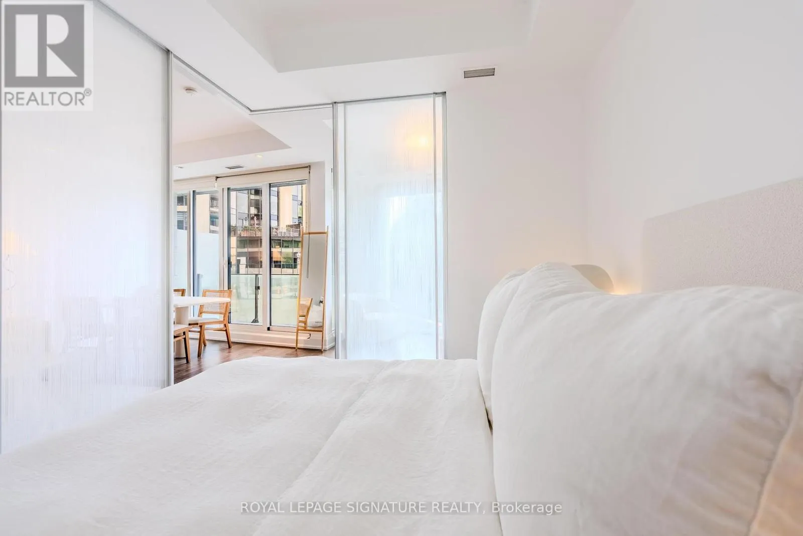 305 - 88 DAVENPORT ROAD