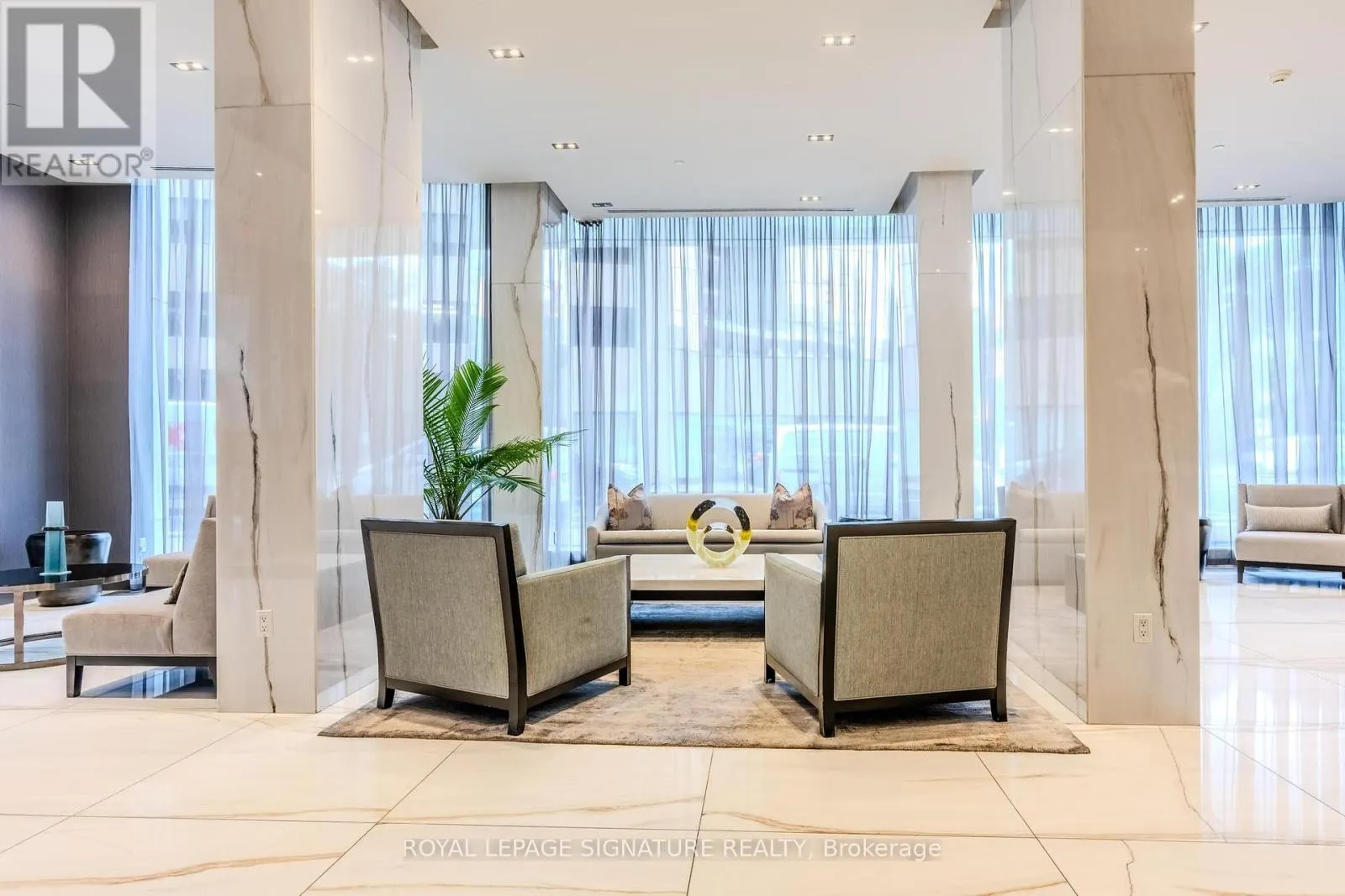 305 - 88 DAVENPORT ROAD