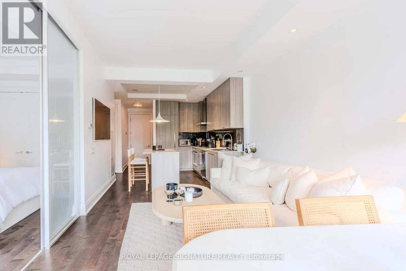 305 - 88 DAVENPORT ROAD