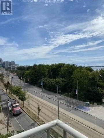 500 - 550 QUEENS QUAY W