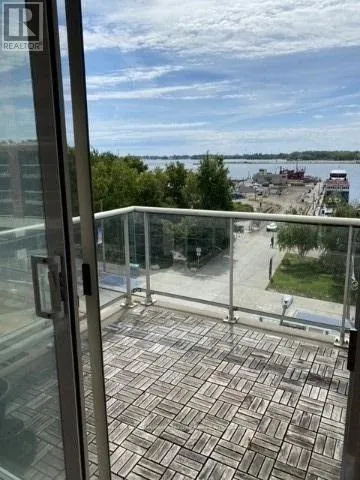 500 - 550 QUEENS QUAY W