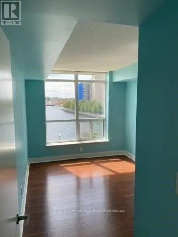 500 - 550 QUEENS QUAY W