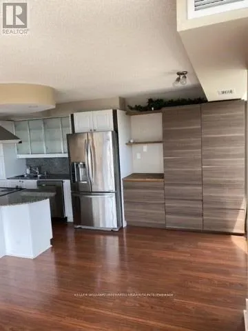 500 - 550 QUEENS QUAY W