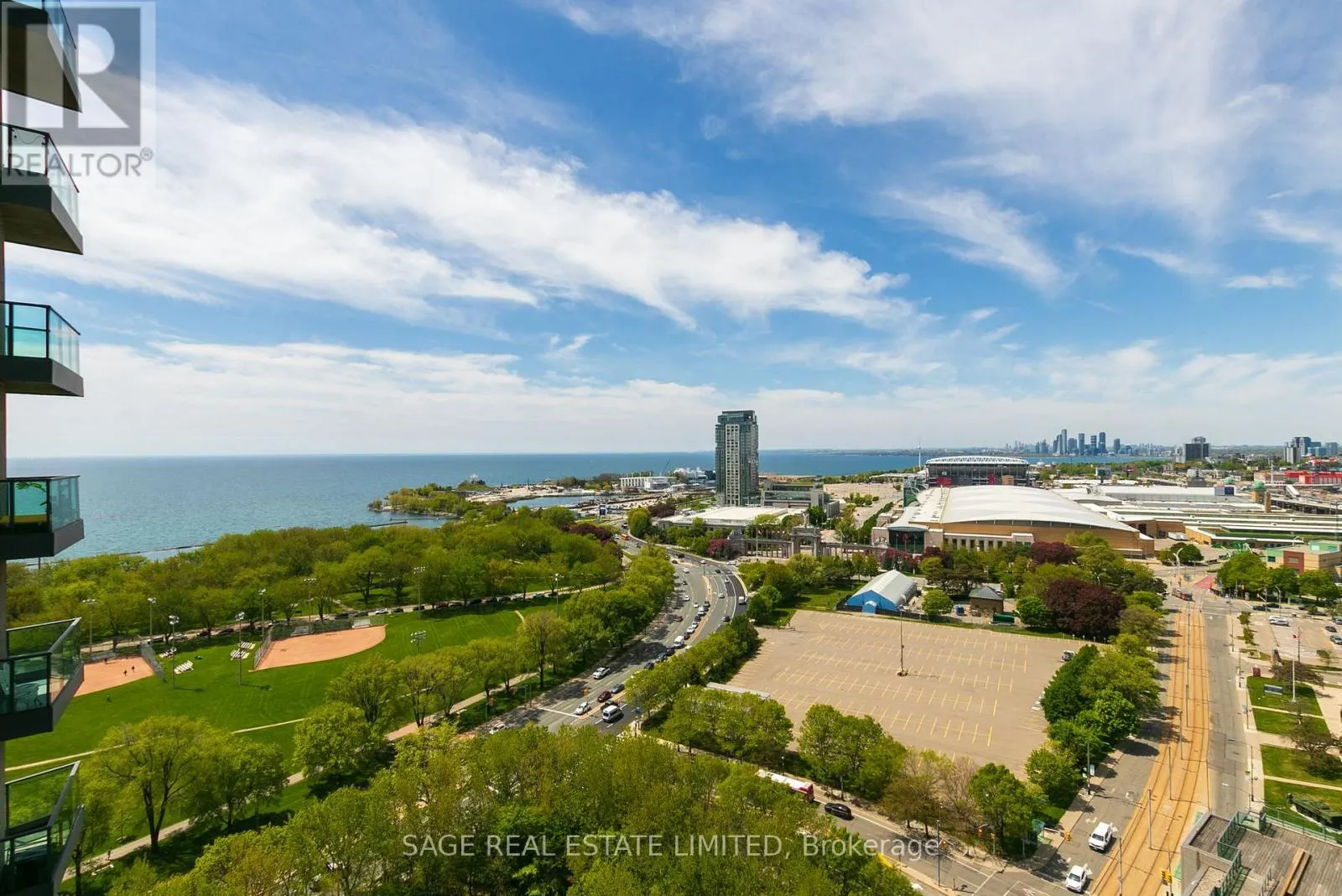 2310 - 219 FORT YORK BOULEVARD