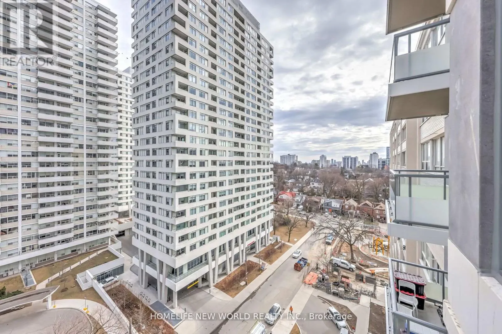 1011 - 50 DUNFIELD AVENUE