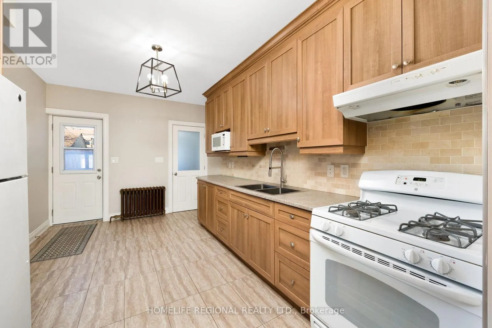 200 ROXTON ROAD