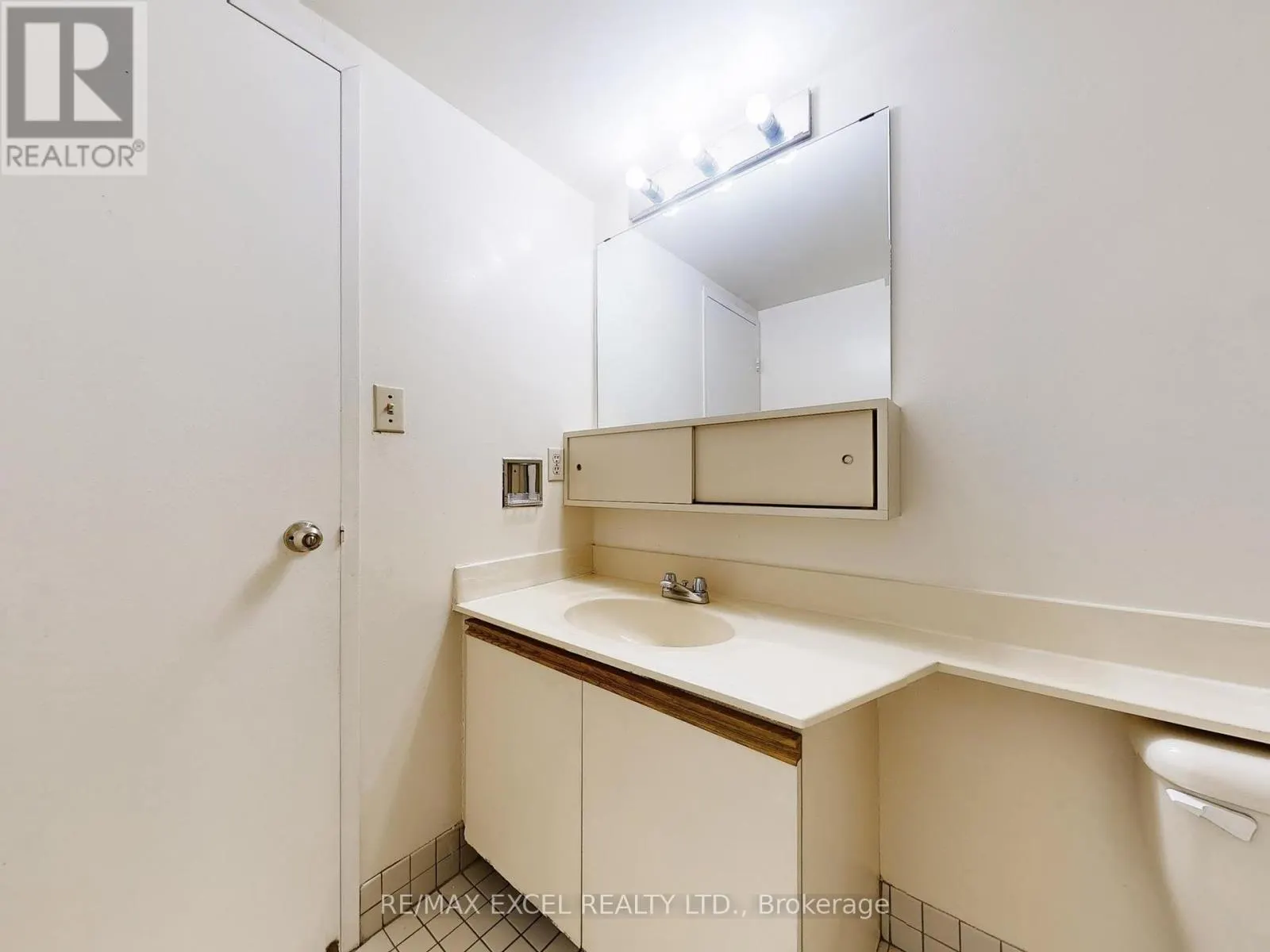 406 - 188 SPADINA AVENUE