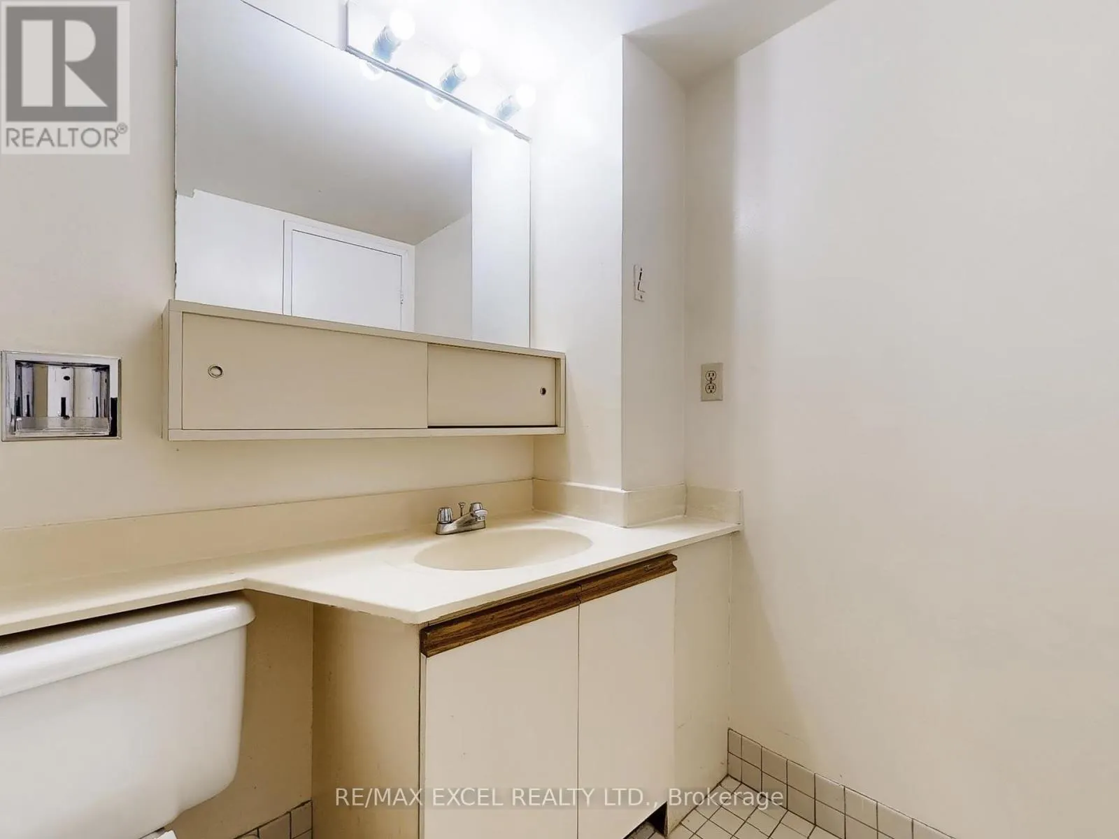 406 - 188 SPADINA AVENUE