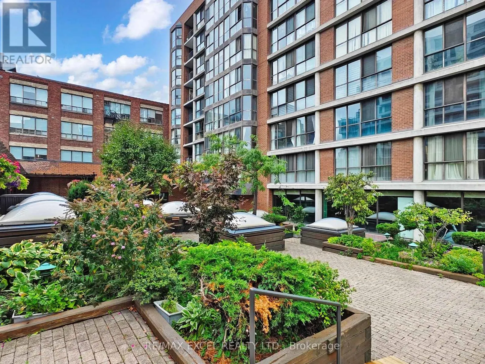 406 - 188 SPADINA AVENUE