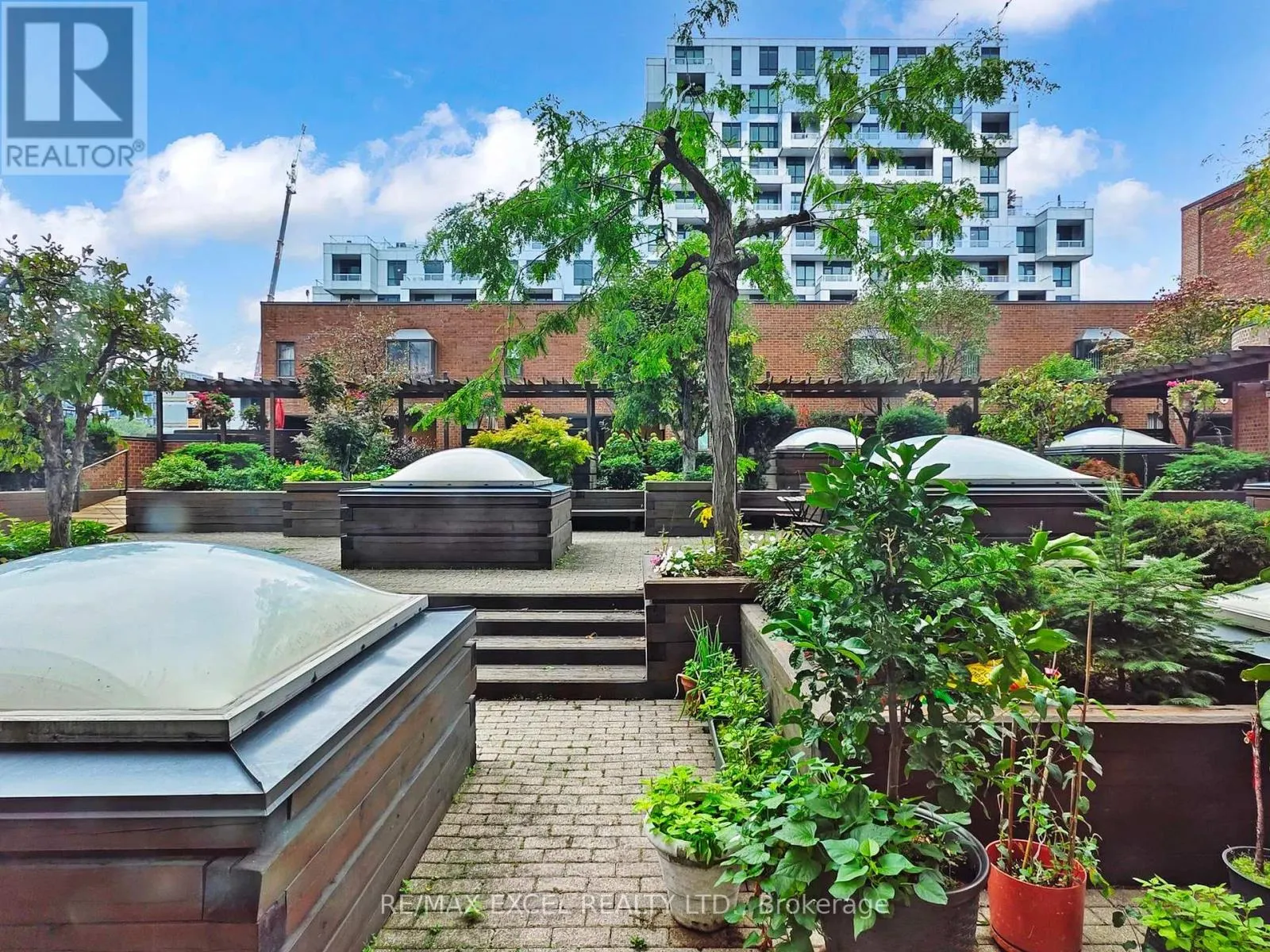 406 - 188 SPADINA AVENUE