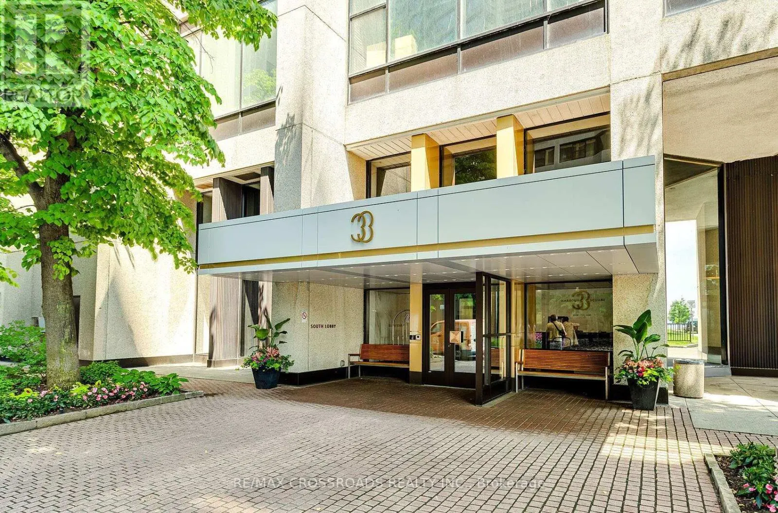 2212 - 33 HARBOUR SQUARE