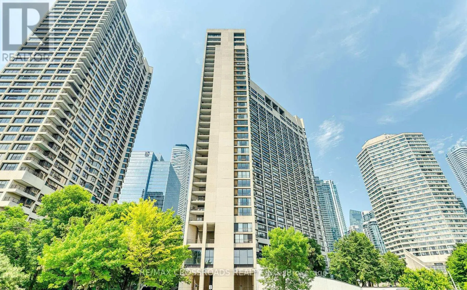 2212 - 33 HARBOUR SQUARE