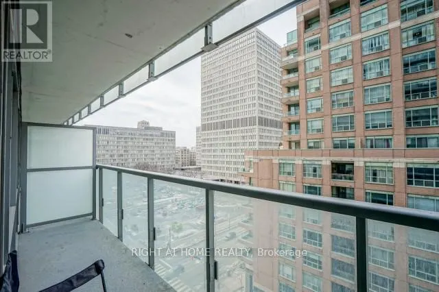 906 - 37 GROSVENOR STREET