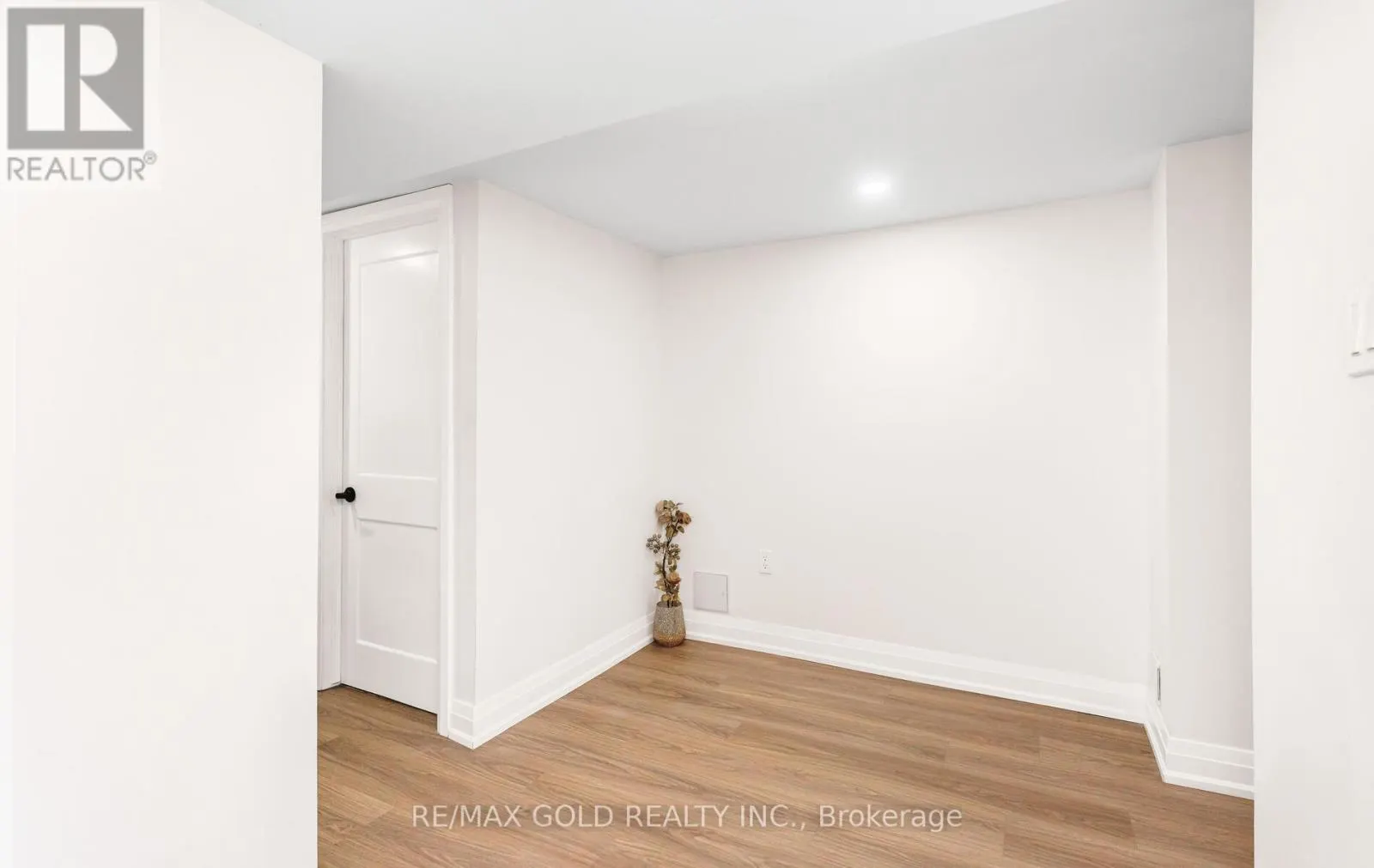 316 ELLERSLIE AVENUE