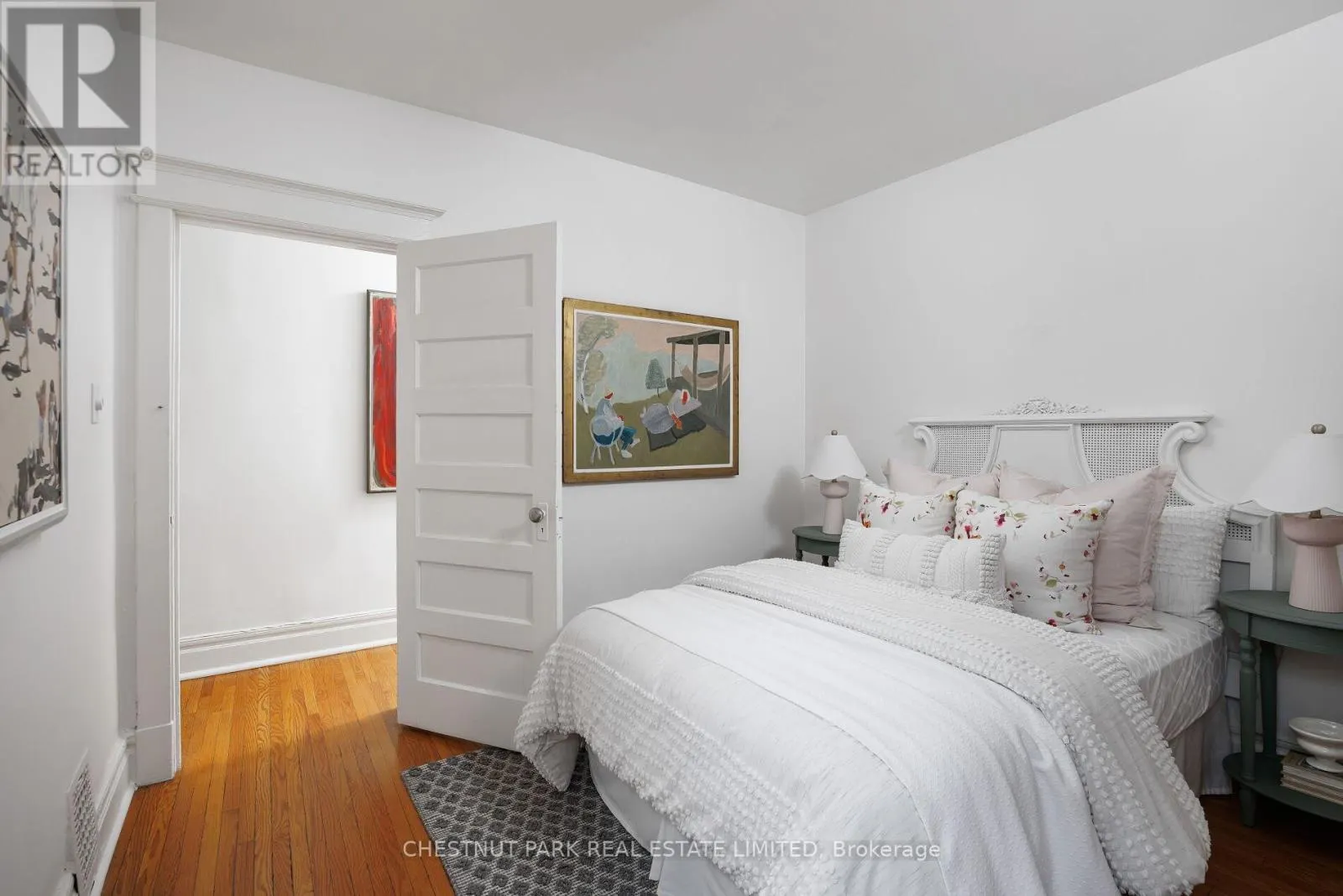 272 ROBERT STREET