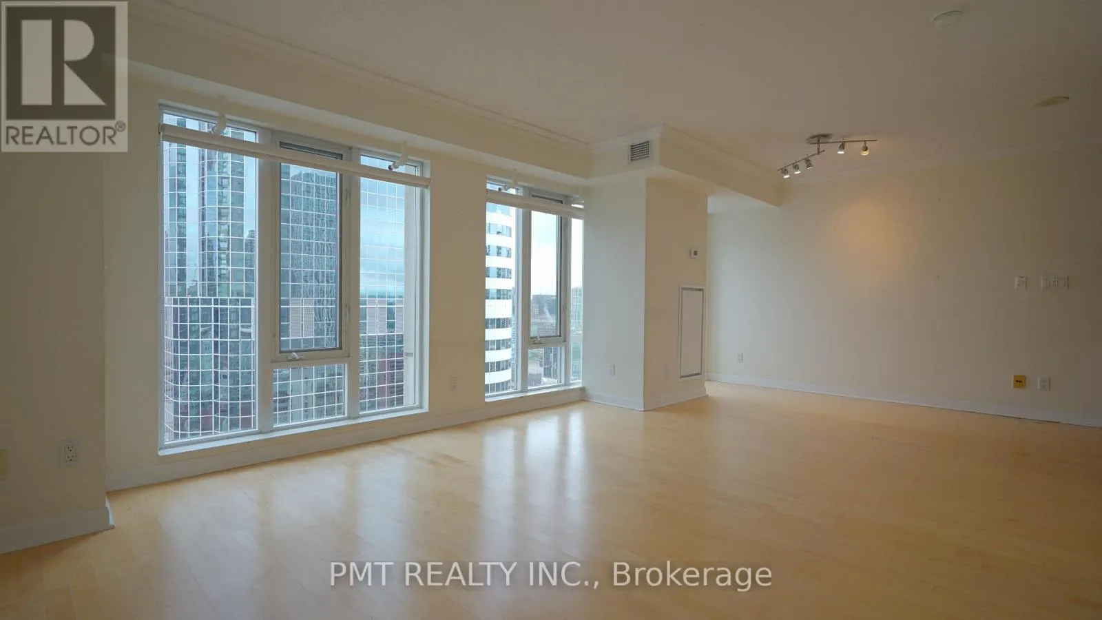 3008 - 210 VICTORIA STREET