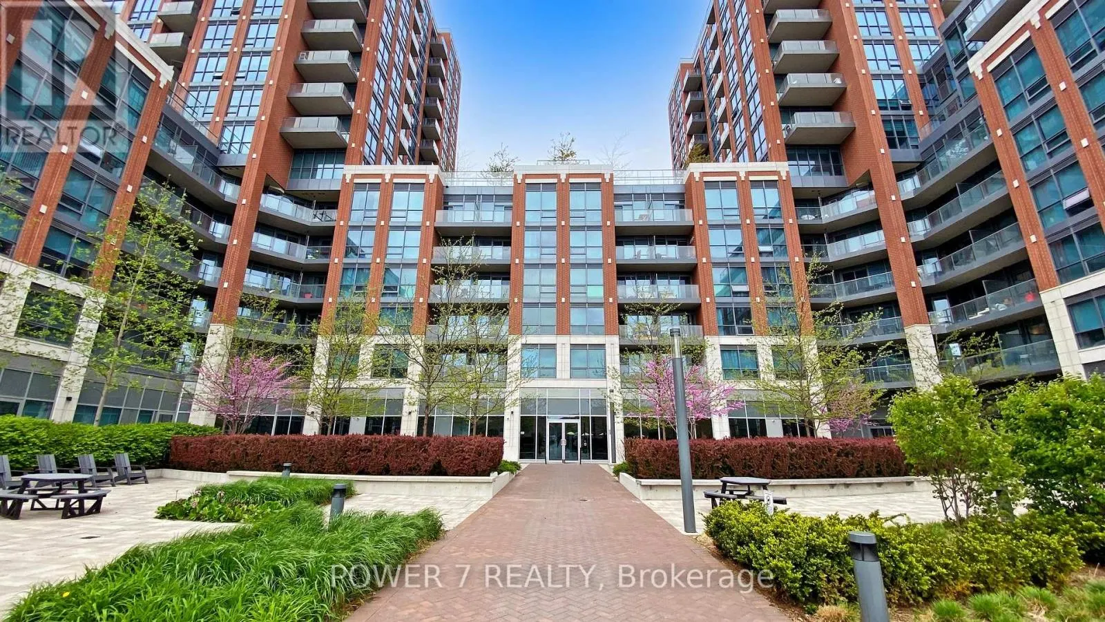 1110 - 31 TIPPETT ROAD