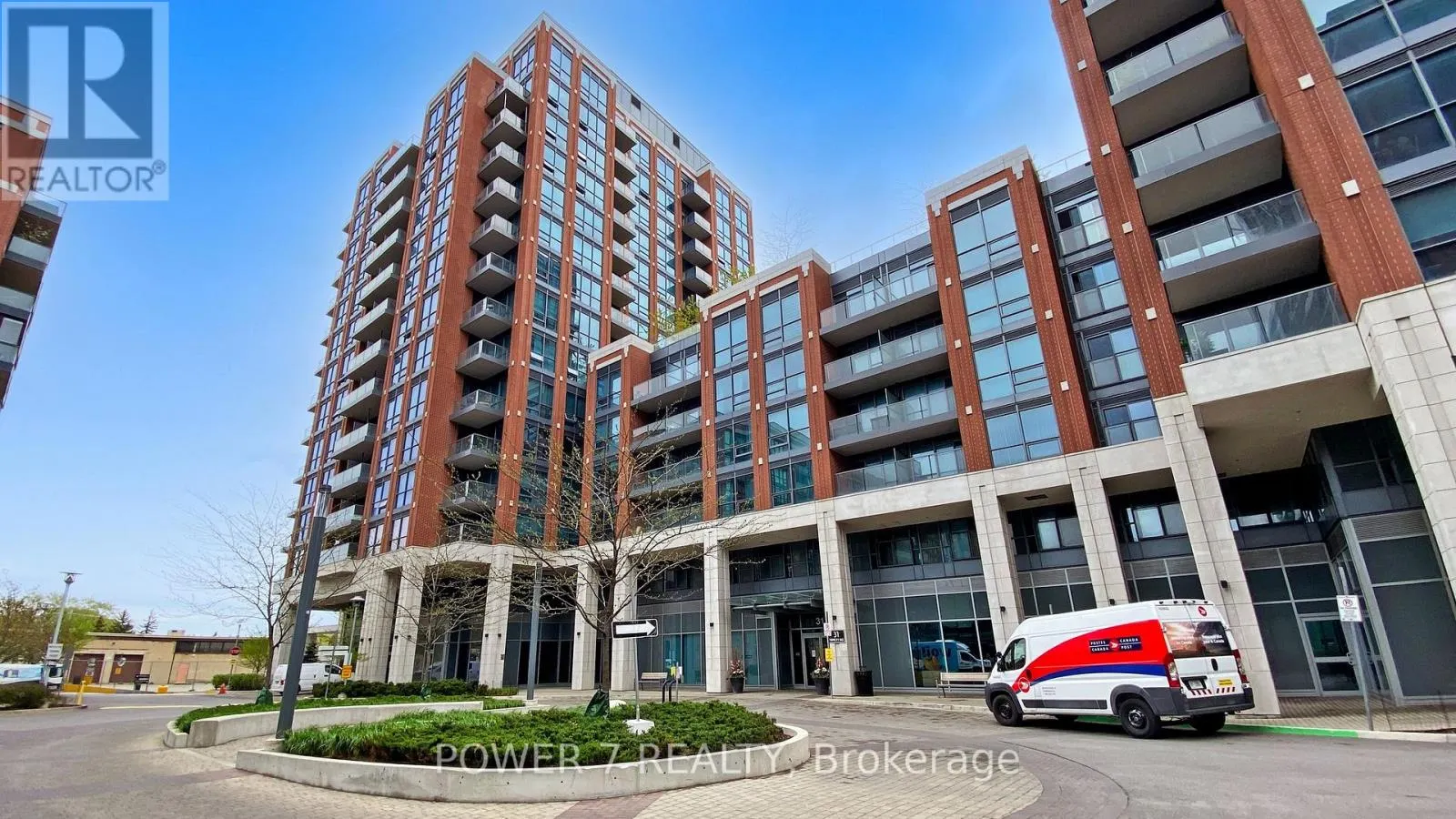 1110 - 31 TIPPETT ROAD