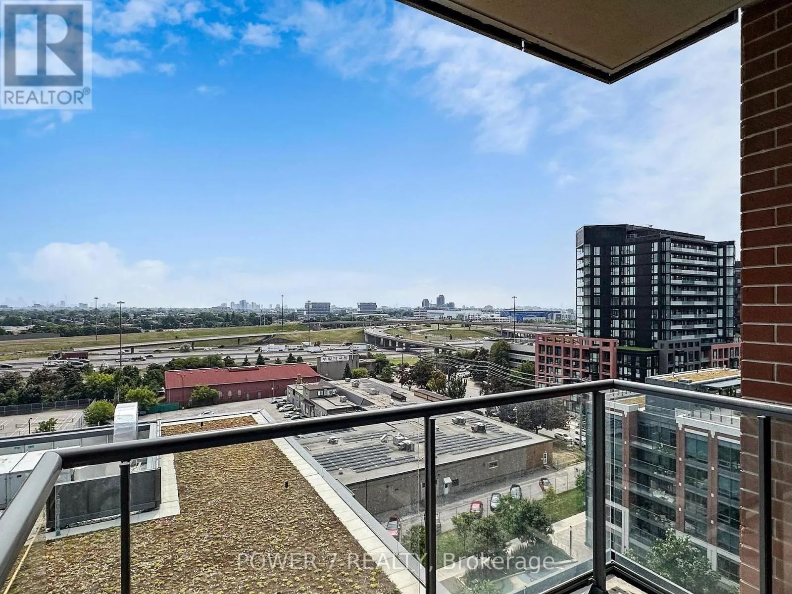 1110 - 31 TIPPETT ROAD