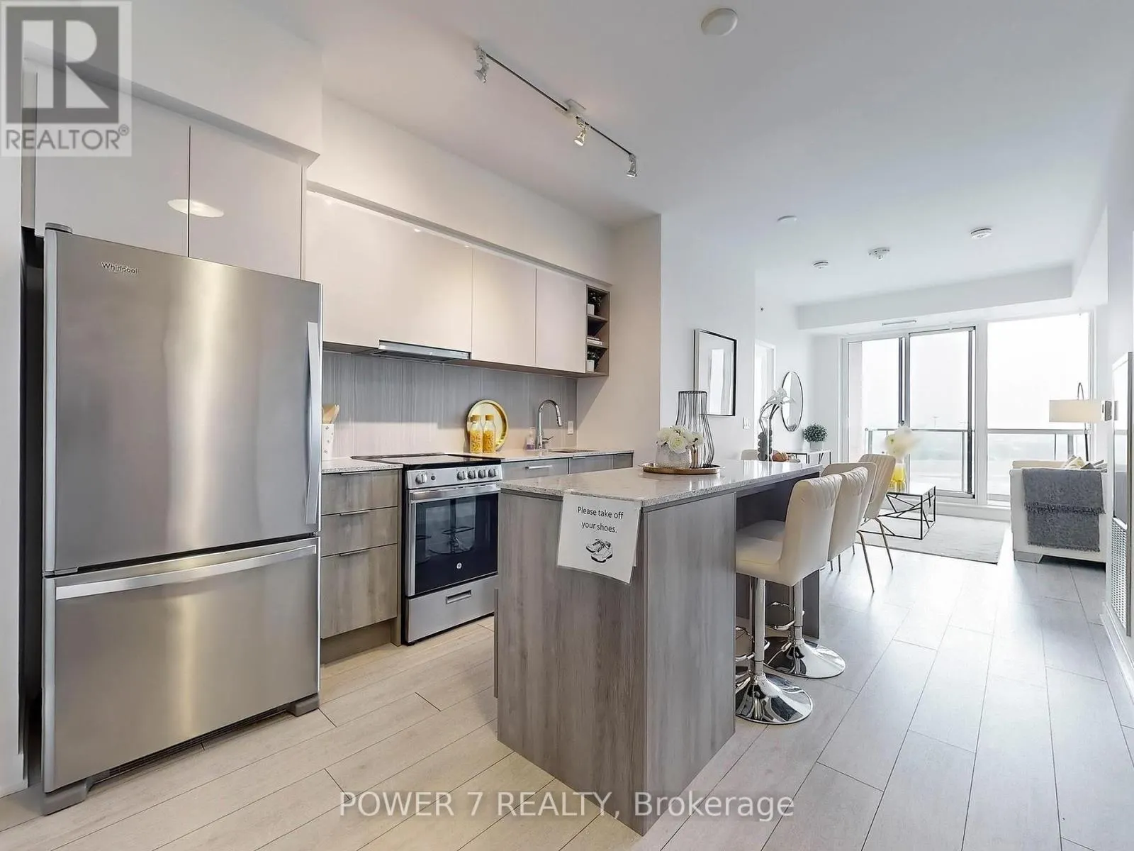 1110 - 31 TIPPETT ROAD