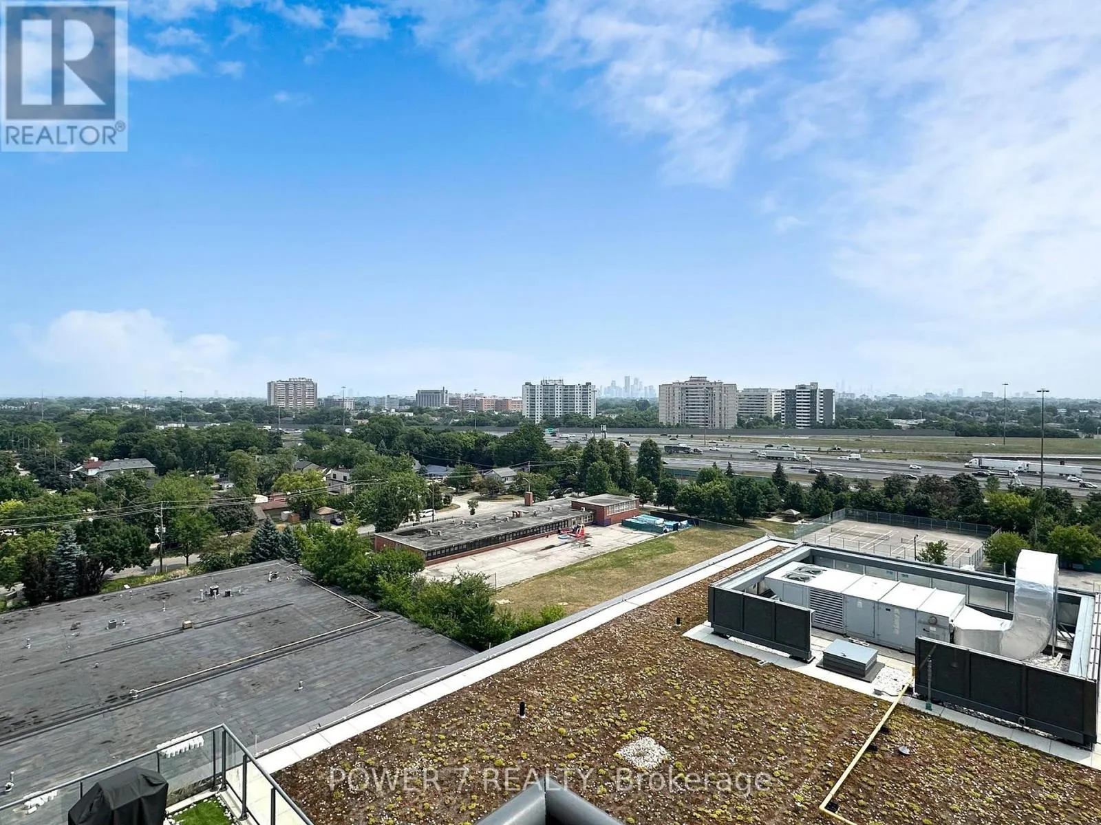1110 - 31 TIPPETT ROAD