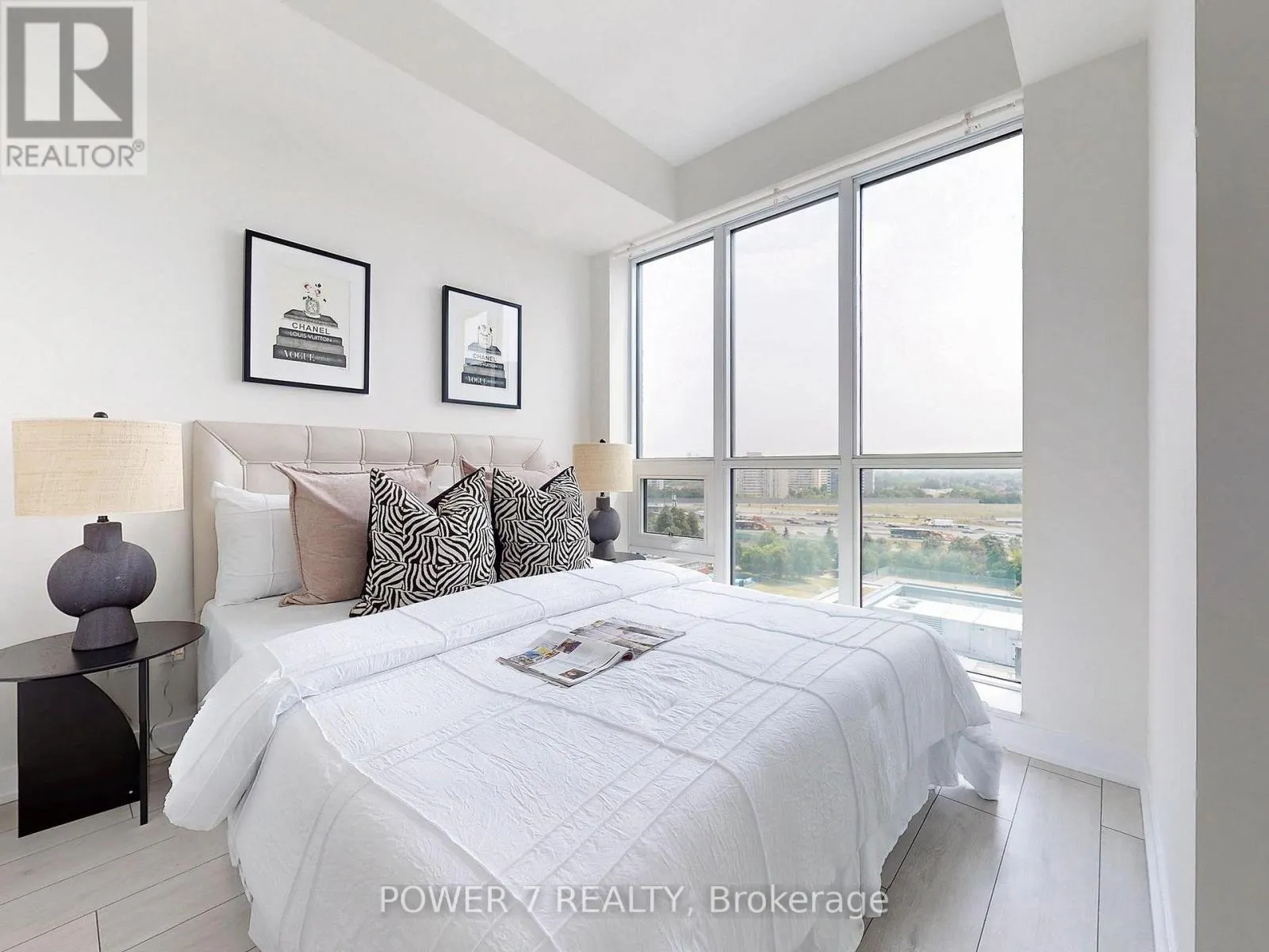 1110 - 31 TIPPETT ROAD