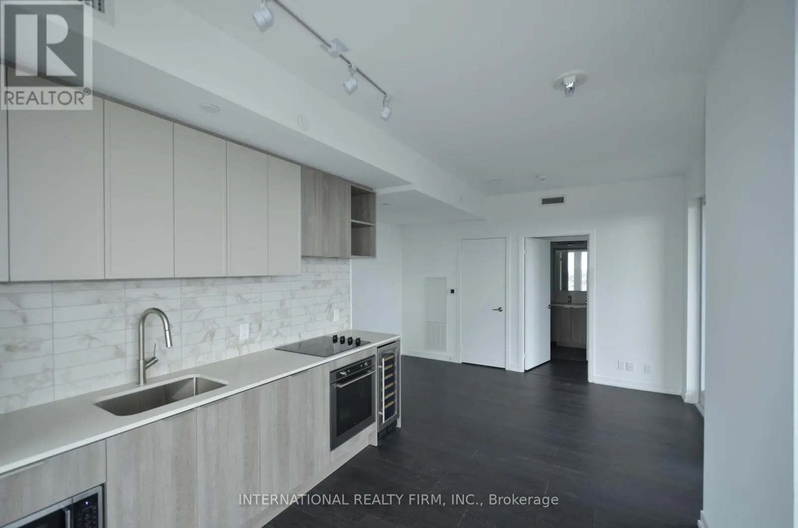 1705 - 2020 BATHURST STREET