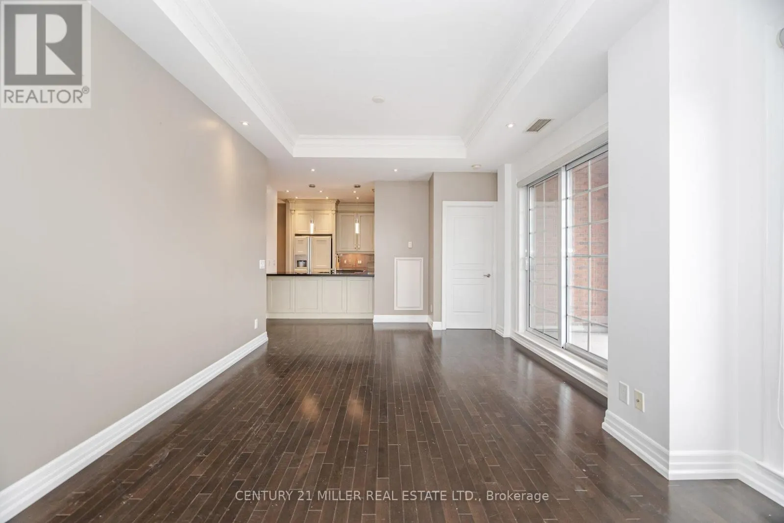 515 - 21 BURKEBROOK PLACE