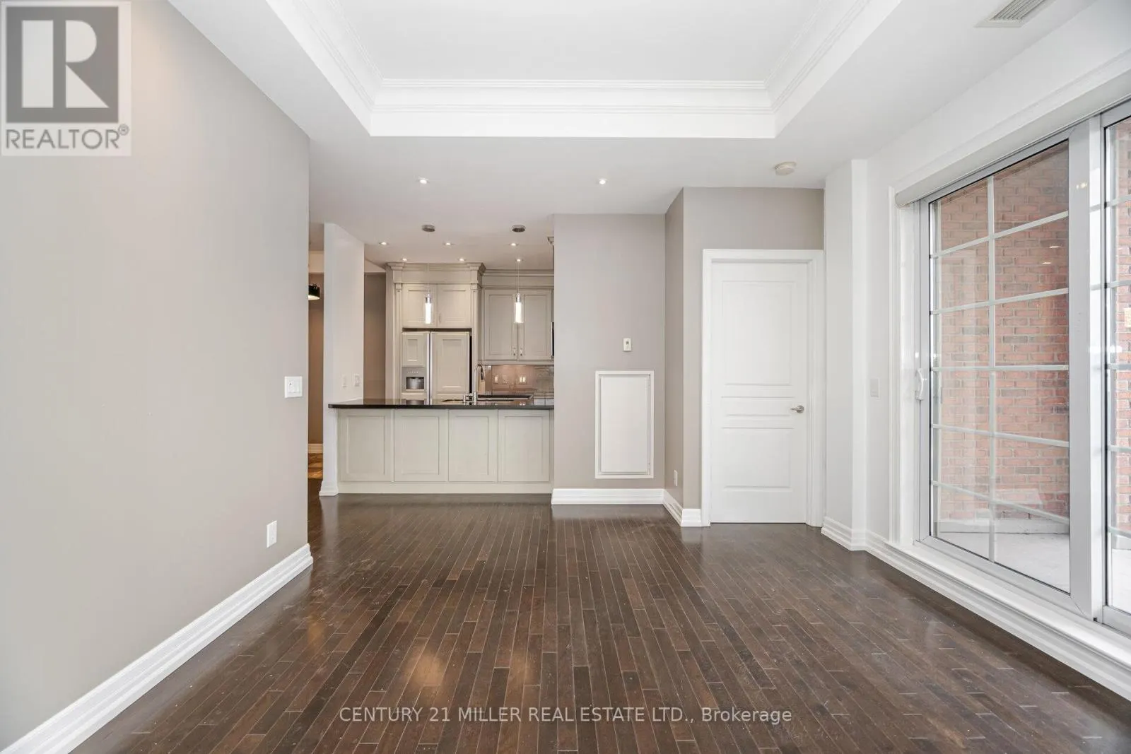 515 - 21 BURKEBROOK PLACE