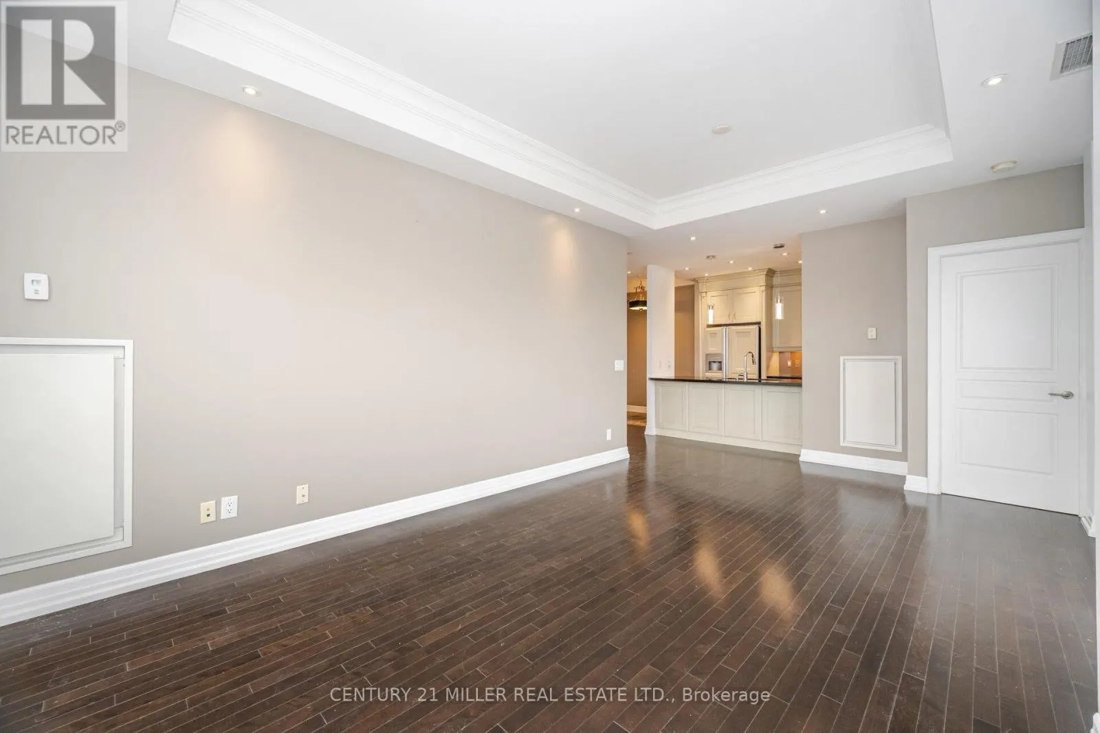 515 - 21 BURKEBROOK PLACE