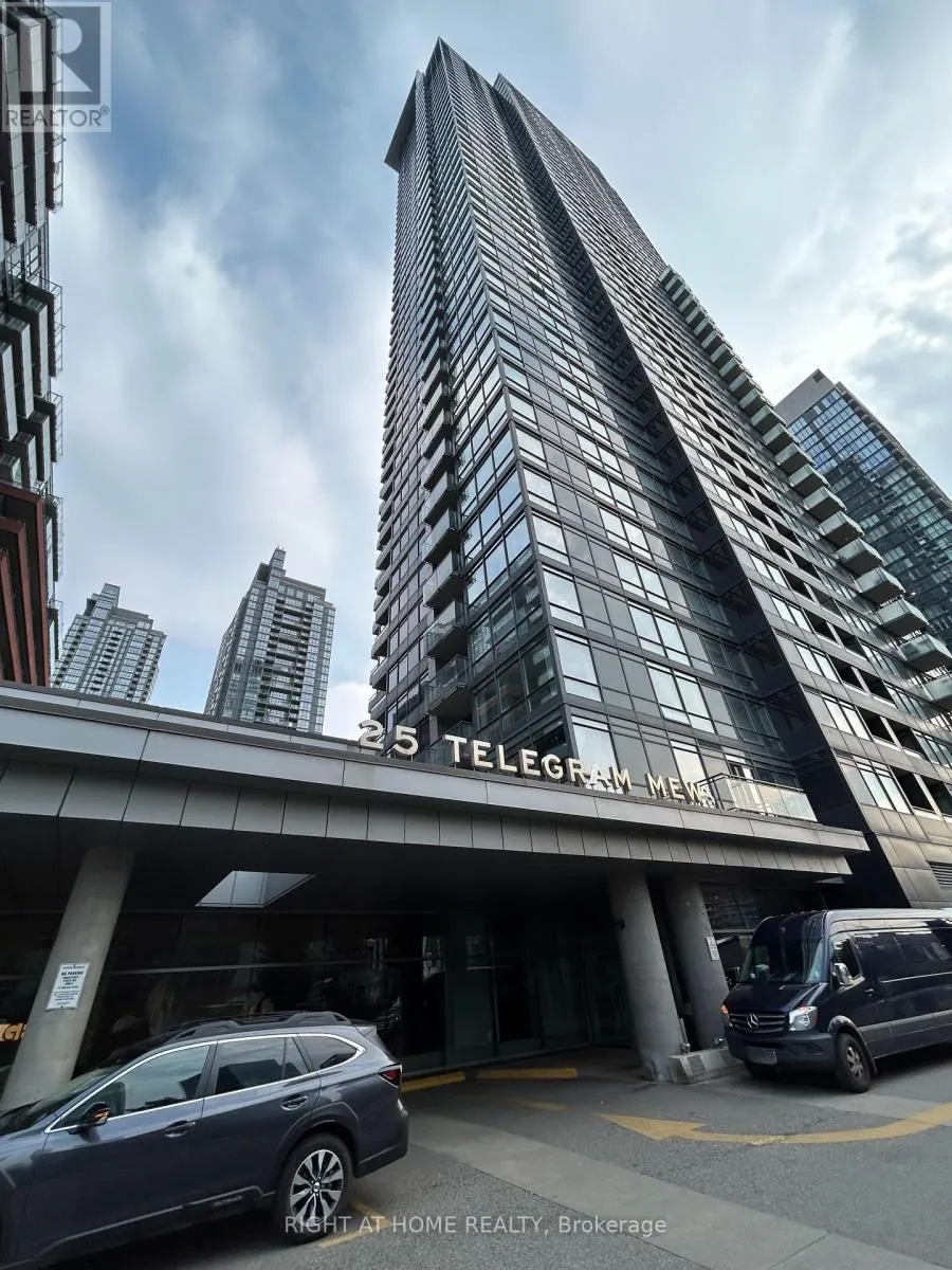 3702 - 25 TELEGRAM MEWS