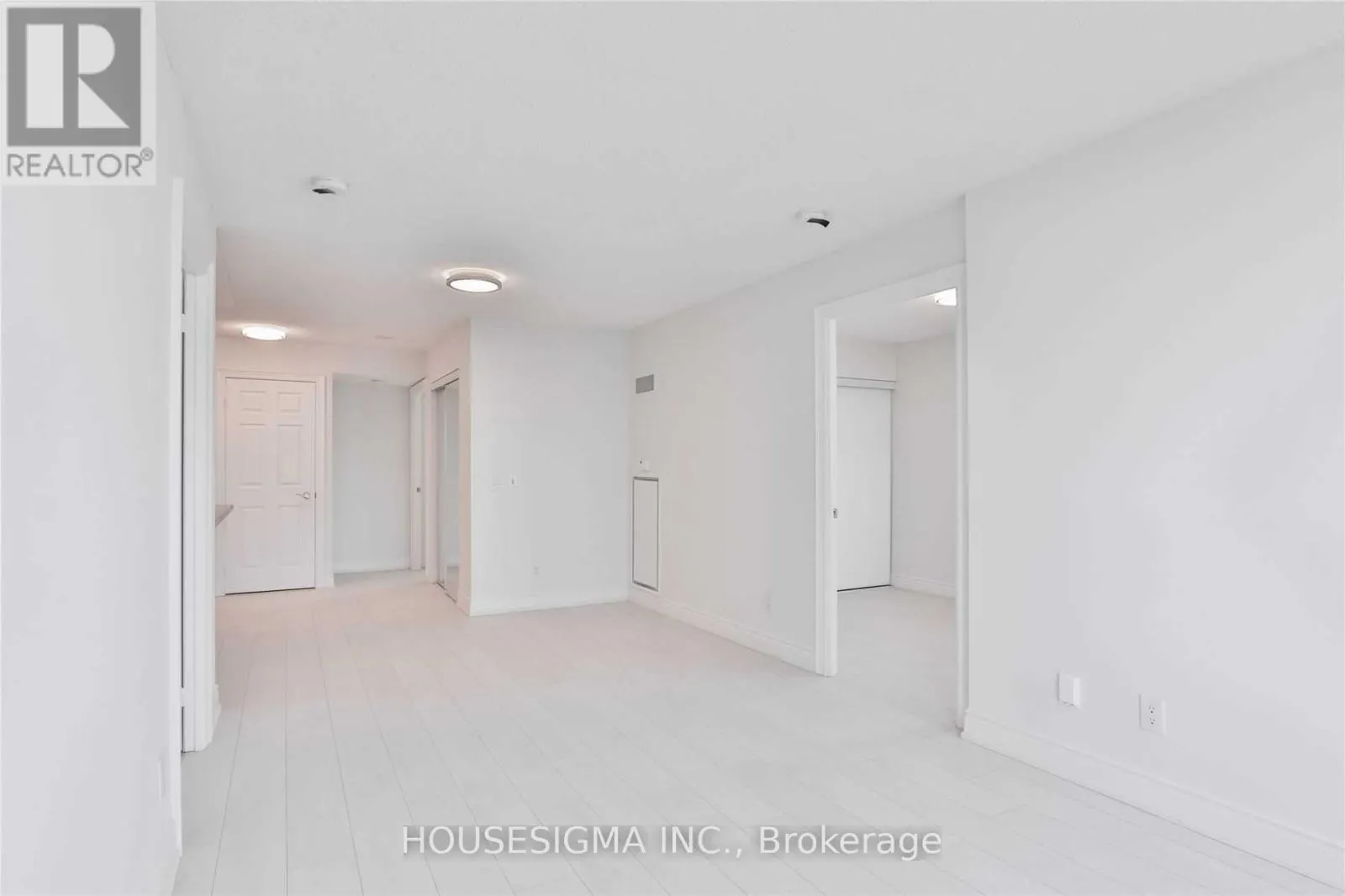 1826 - 25 GREENVIEW AVENUE