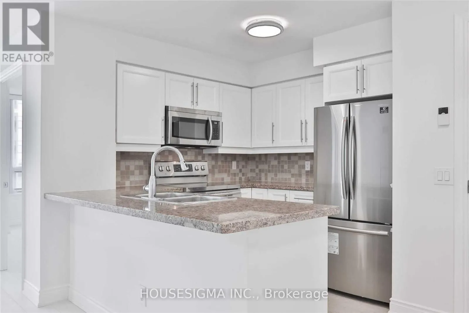 1826 - 25 GREENVIEW AVENUE