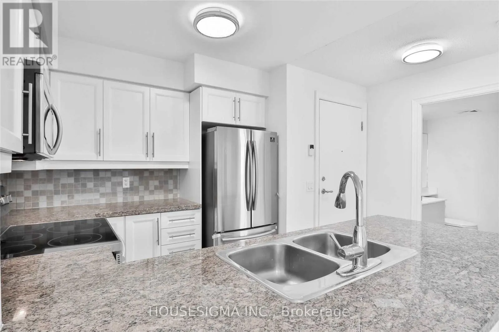 1826 - 25 GREENVIEW AVENUE