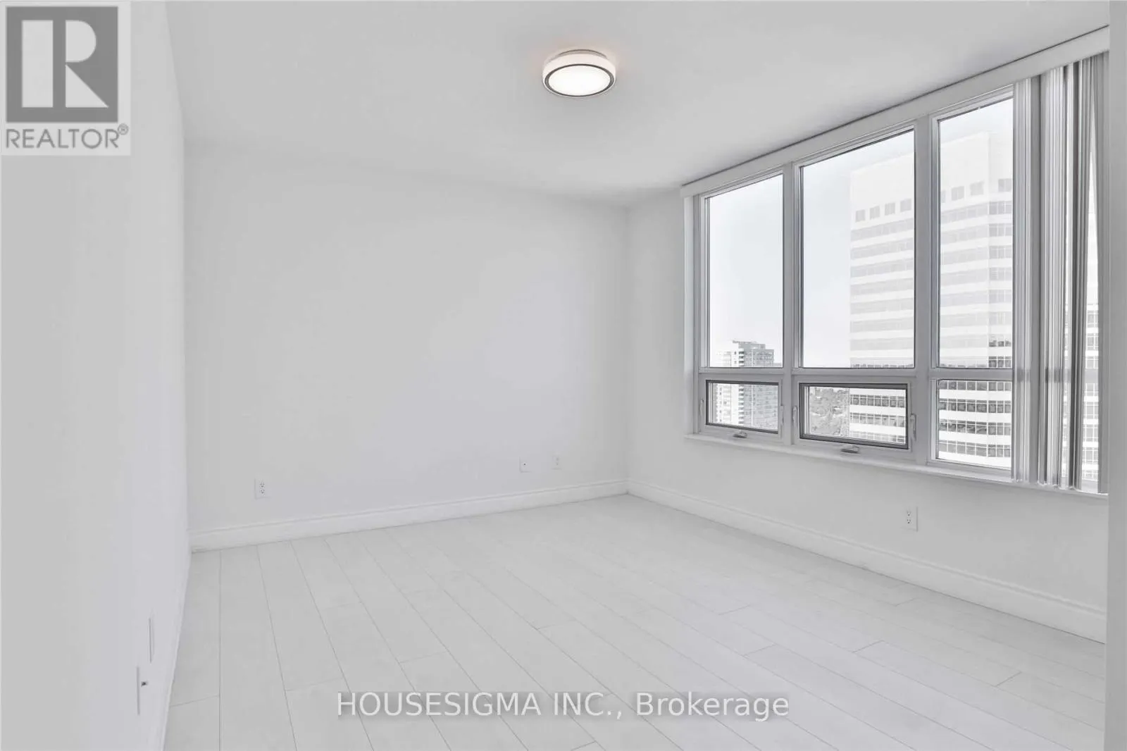 1826 - 25 GREENVIEW AVENUE