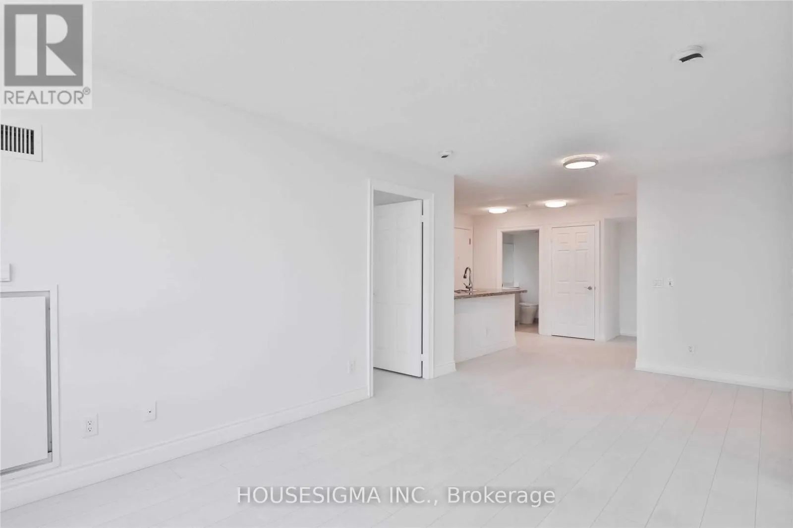 1826 - 25 GREENVIEW AVENUE