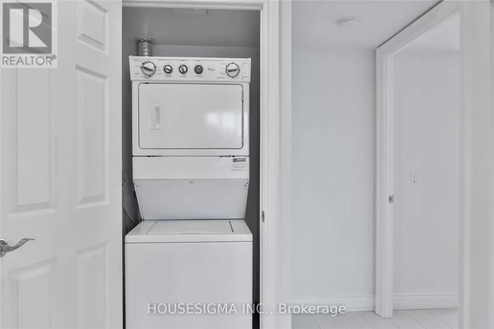 1826 - 25 GREENVIEW AVENUE