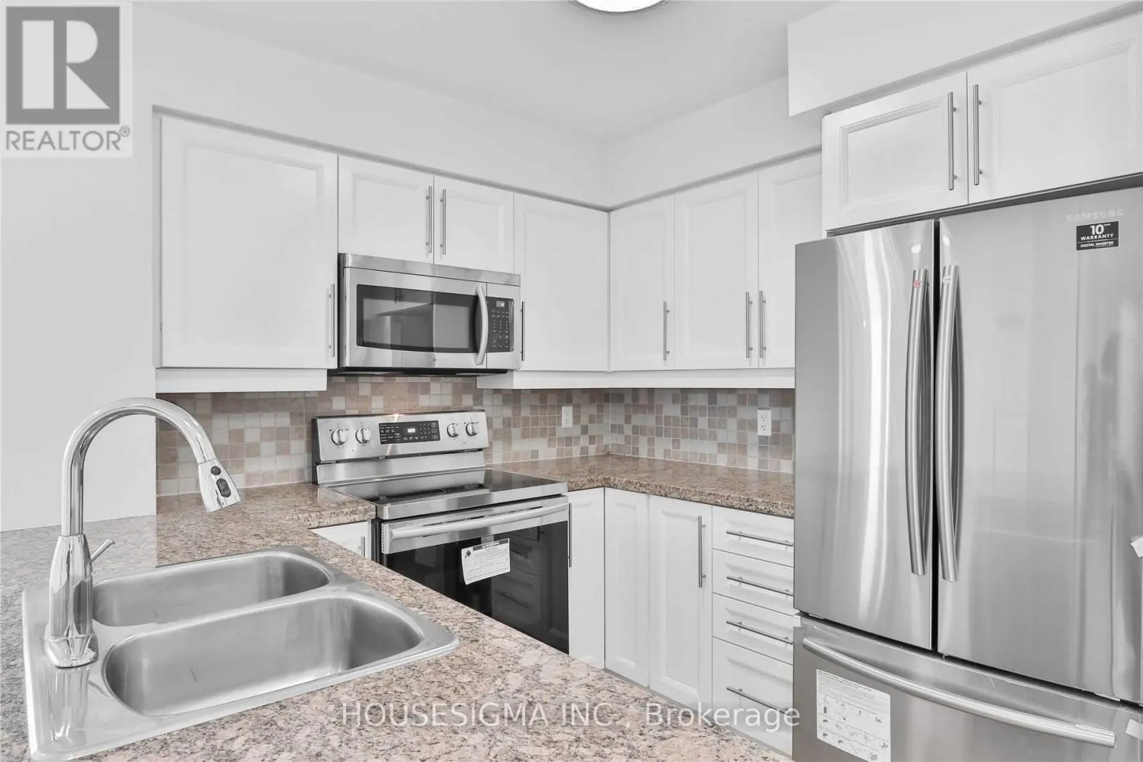 1826 - 25 GREENVIEW AVENUE