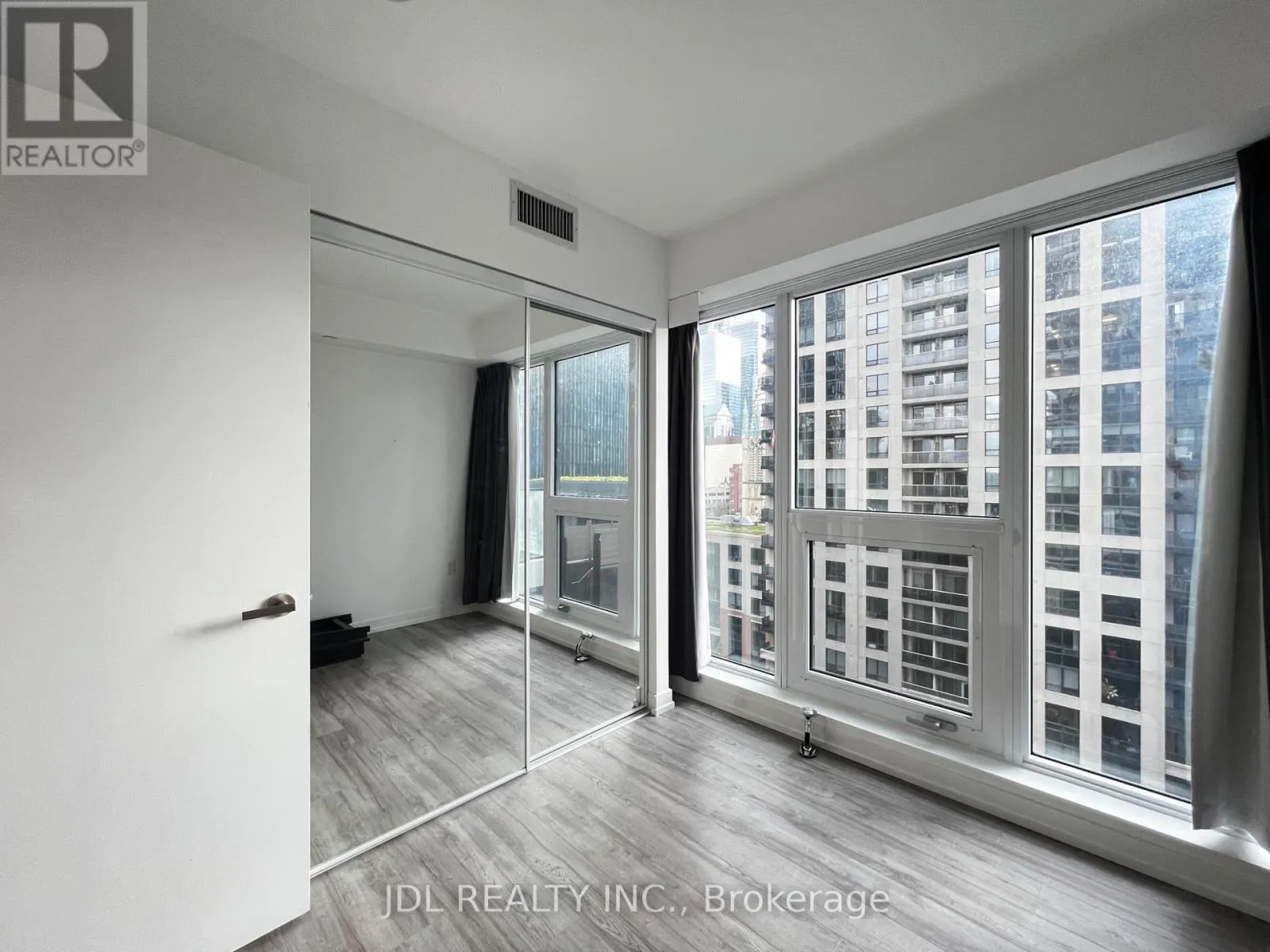 1002 - 77 SHUTER STREET