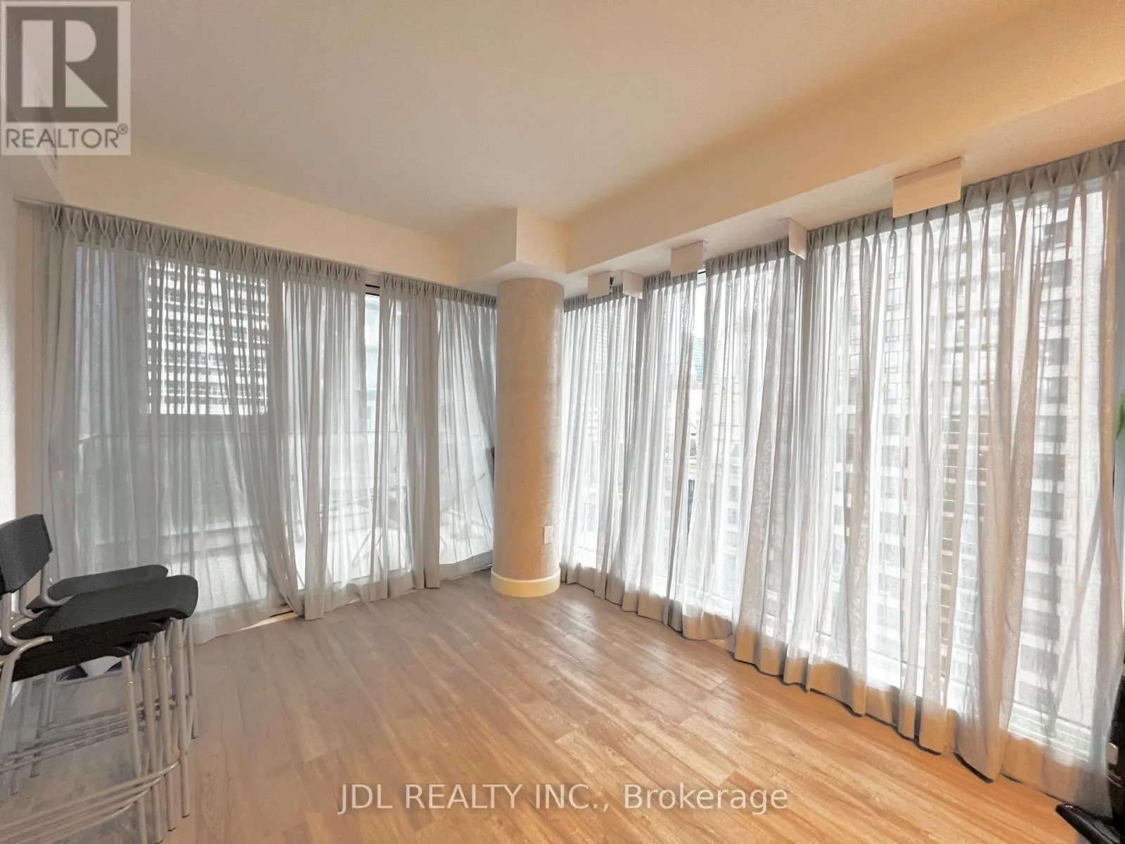 1002 - 77 SHUTER STREET
