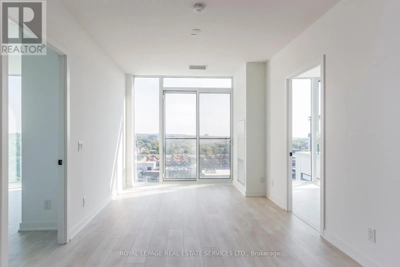 1207 - 5 DEFRIES STREET
