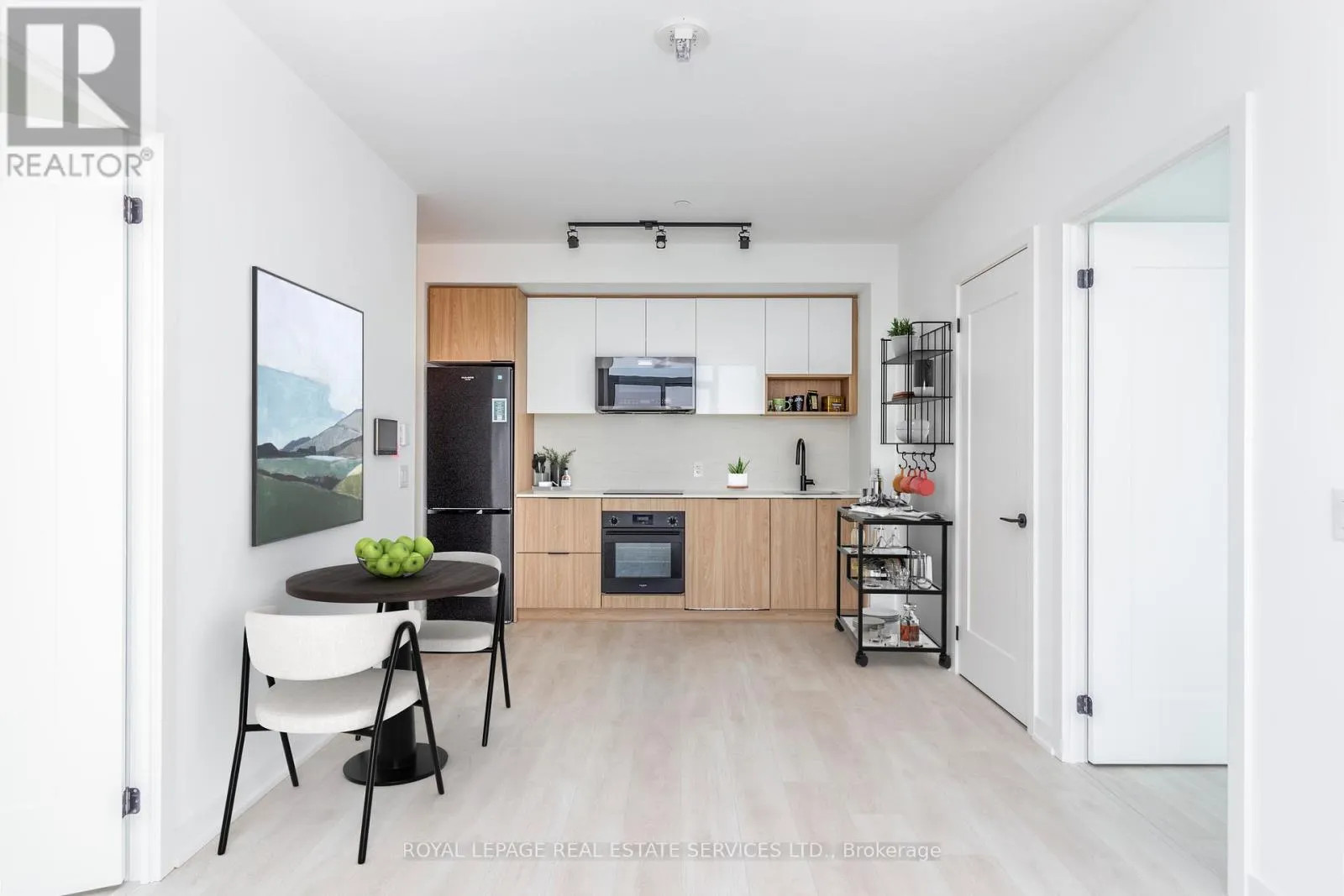1207 - 5 DEFRIES STREET