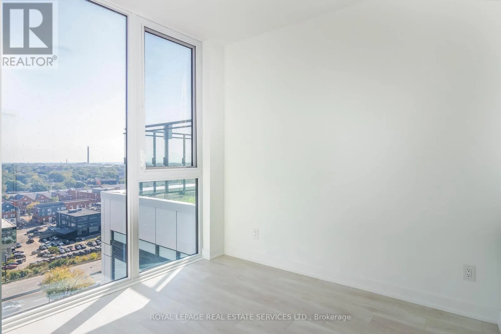 1207 - 5 DEFRIES STREET