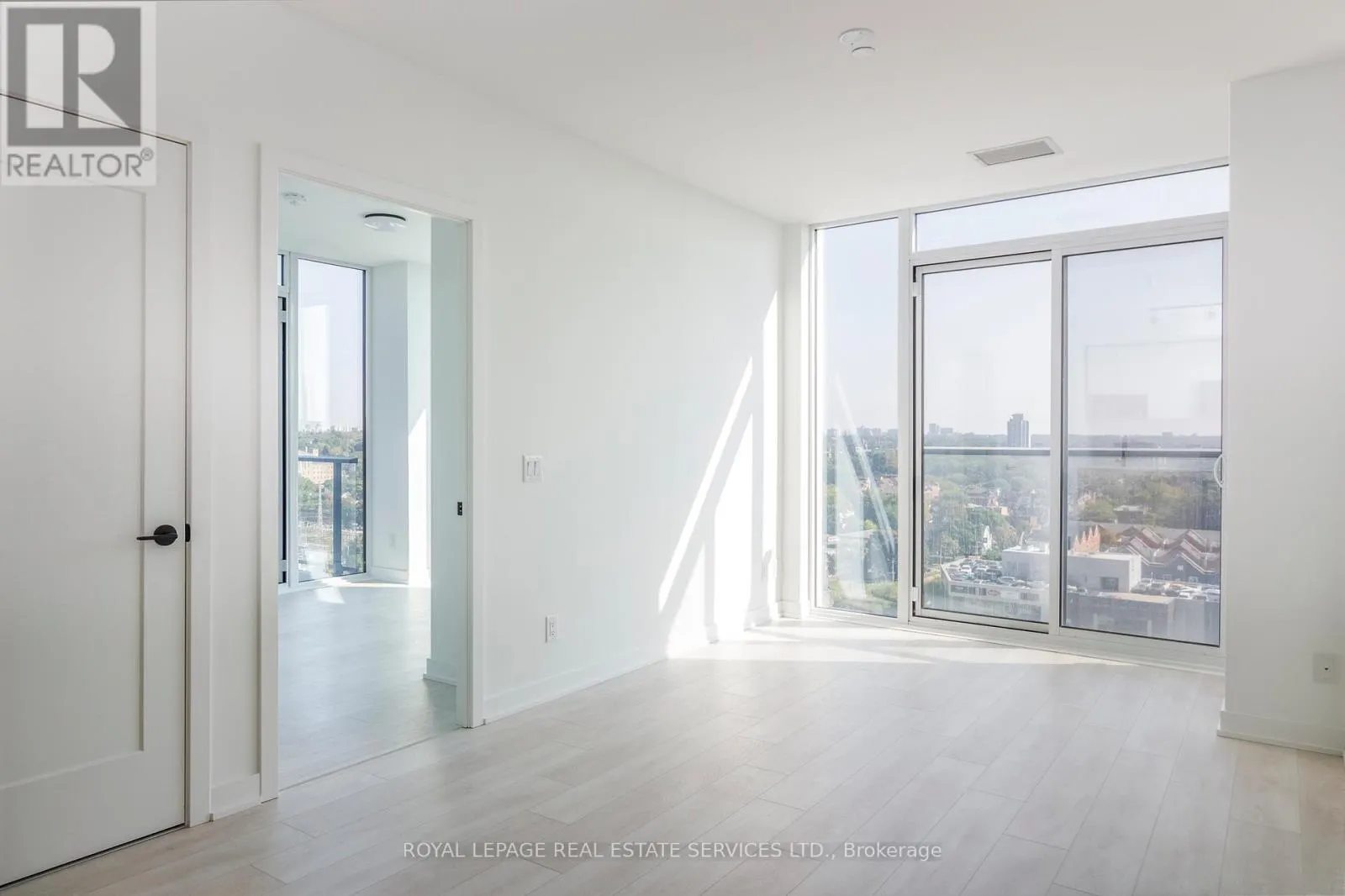 1207 - 5 DEFRIES STREET