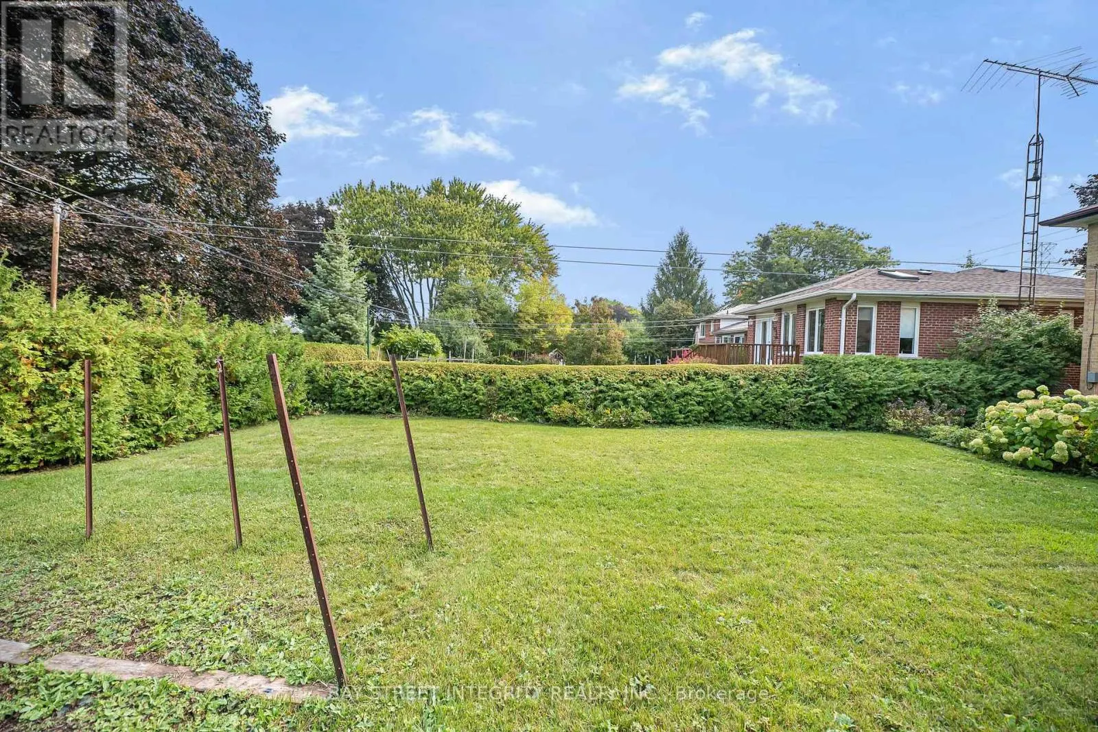 44 BOWERBANK DRIVE