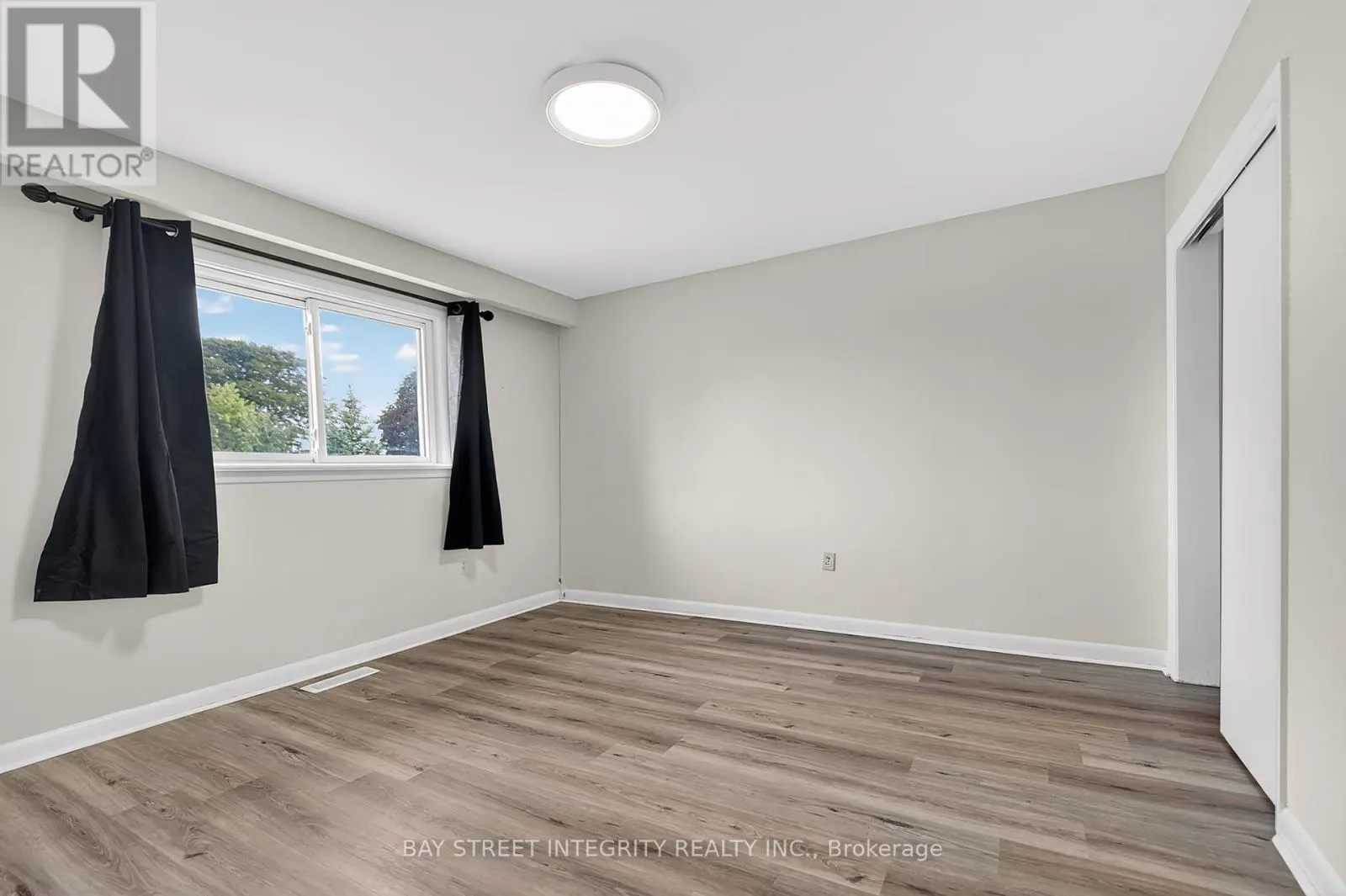 44 BOWERBANK DRIVE