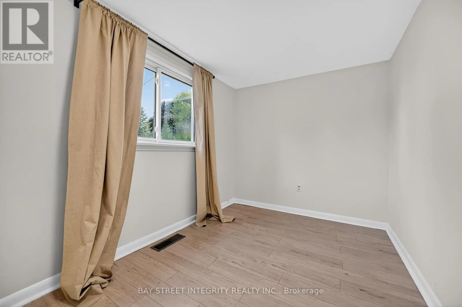 44 BOWERBANK DRIVE